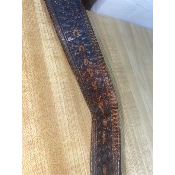 SILVER CREEK COLLECTION 100% Leather Basket Weave Look Hand Tooled Belt Sz 34 - Picture 5 of 8